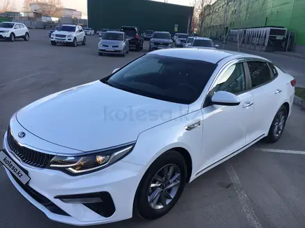 Kia K5 2018 года за 10 490 000 тг. в Алматы – фото 12