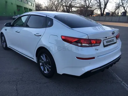 Kia K5 2018 года за 10 490 000 тг. в Алматы – фото 18