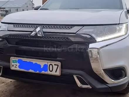 Mitsubishi Outlander 2020 года за 13 200 000 тг. в Уральск – фото 2