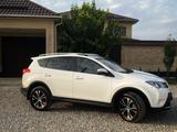 Toyota RAV4 2015 годаfor11 299 999 тг. в Шымкент – фото 2