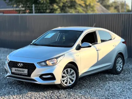 Hyundai Accent 2018 года за 7 500 000 тг. в Актобе