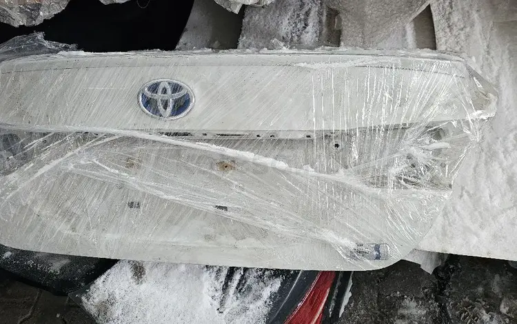 Крышка багажника оригинал без дефектов за 250 000 тг. в Астана