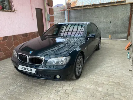 BMW 750 2008 года за 4 500 000 тг. в Алматы – фото 3