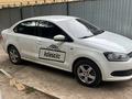Volkswagen Polo 2015 года за 3 600 000 тг. в Актобе – фото 2