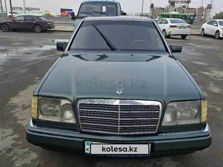 Mercedes-Benz E 280 1993 года за 2 015 000 тг. в Алматы