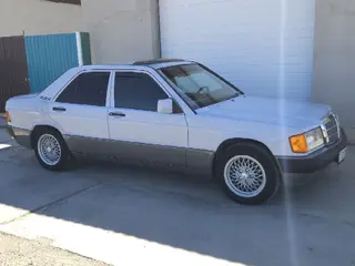 Mercedes-Benz 190