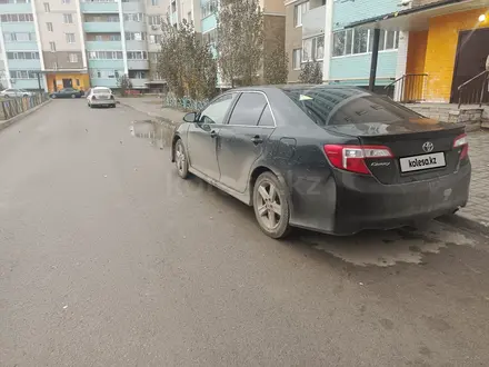 Toyota Camry 2013 года за 7 500 000 тг. в Актобе – фото 3