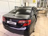 Toyota Camry 2013 года за 8 600 000 тг. в Жанаозен – фото 2