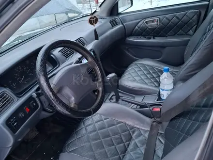Toyota Camry 2001 года за 3 250 000 тг. в Павлодар – фото 2