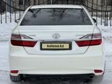 Toyota Camry 2015 года за 10 800 000 тг. в Семей – фото 5