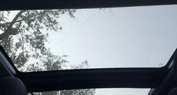 Toyota Camry 2022 года за 15 400 000 тг. в Атырау – фото 2