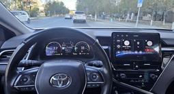 Toyota Camry 2022 года за 15 400 000 тг. в Атырау – фото 3