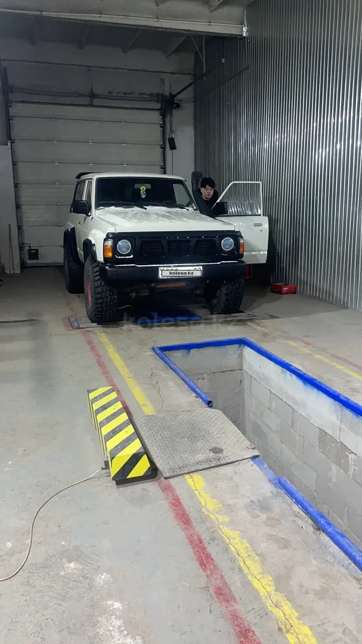 Nissan Patrol, 1993