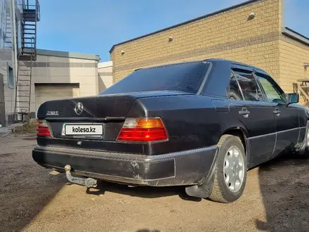 Mercedes-Benz E 230 1994 года за 1 500 000 тг. в Астана – фото 2