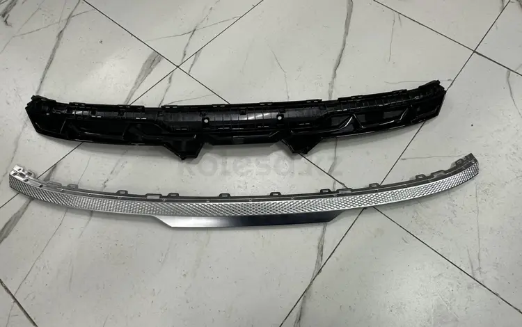 Kia Seltos верхняя накладка решетки радиатора и молдинг за 5 000 тг. в Астана