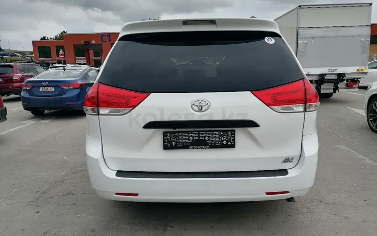 Toyota Sienna 2013 года за 13 900 000 тг. в Алматы