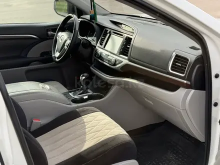 Toyota Highlander 2015 года за 14 300 000 тг. в Алматы – фото 10