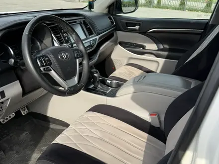 Toyota Highlander 2015 года за 14 300 000 тг. в Алматы – фото 13