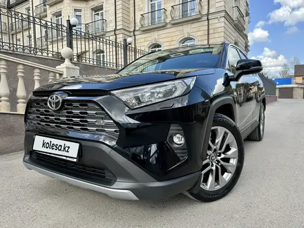 Toyota RAV4 2020 года за 15 500 000 тг. в Караганда – фото 3