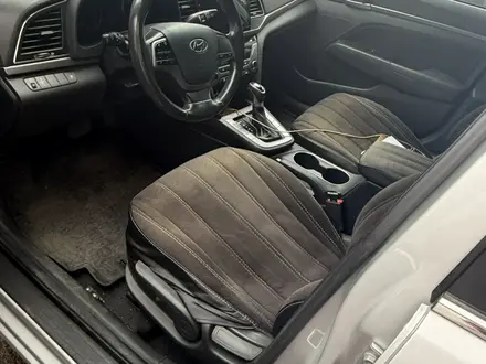 Hyundai Elantra 2018 года за 6 700 000 тг. в Алматы – фото 4