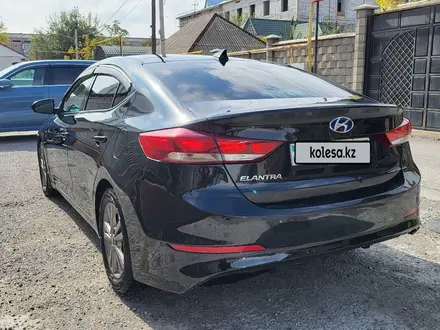 Hyundai Elantra 2017 года за 7 000 000 тг. в Шымкент – фото 3