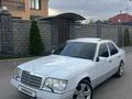 Mercedes-Benz E 220 1993 года за 3 600 000 тг. в Алматы