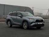 Toyota Highlander 2022 года за 27 000 000 тг. в Уральск – фото 3