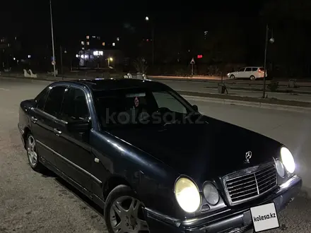 Mercedes-Benz E 320 1998 года за 2 200 000 тг. в Караганда – фото 6