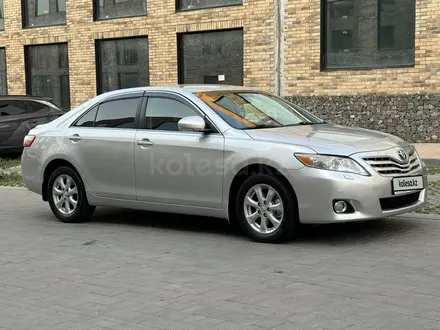 Toyota Camry 2010 года за 7 350 000 тг. в Алматы – фото 4