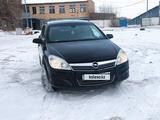 Opel Astra 2011 года за 2 850 000 тг. в Караганда – фото 2