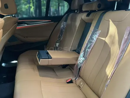 BMW 530 2023 года за 30 000 000 тг. в Алматы – фото 14