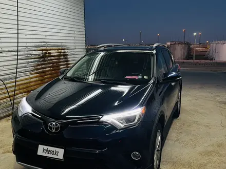 Toyota RAV4 2017 года за 10 500 000 тг. в Актау – фото 3