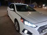 Hyundai Sonata 2017 года за 8 500 000 тг. в Атырау – фото 2