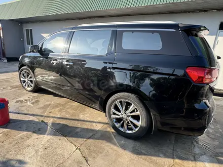 Kia Carnival 2019 года за 16 500 000 тг. в Алматы – фото 4
