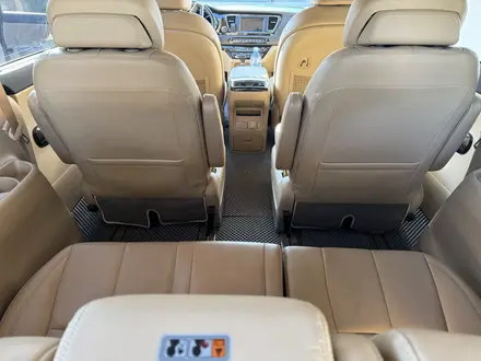 Kia Carnival 2019 года за 16 500 000 тг. в Алматы – фото 11