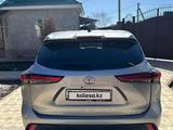 Toyota Highlander 2022 года за 23 000 000 тг. в Шымкент – фото 4