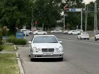 Mercedes-Benz E 55 AMG