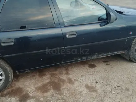 Opel Vectra 1993 года за 650 000 тг. в Атырау – фото 3