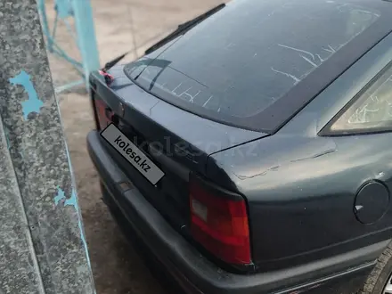 Opel Vectra 1993 года за 650 000 тг. в Атырау – фото 4