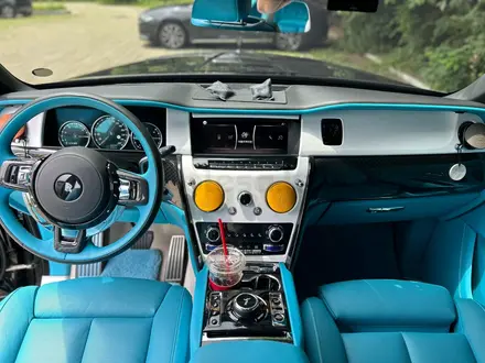 Rolls-Royce Cullinan 2023 года за 230 000 000 тг. в Алматы – фото 15