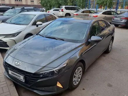 Hyundai Elantra 2022 года за 9 500 000 тг. в Астана