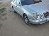 Mercedes-Benz E 230 1998 годаfor2 550 000 тг. в Байконыр – фото 3