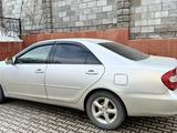 Toyota Camry 2004 года за 5 000 000 тг. в Алматы – фото 2