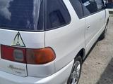 Toyota Ipsum 1999 годаүшін3 800 000 тг. в Семей – фото 3