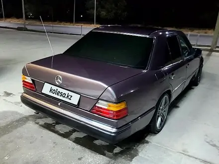 Mercedes-Benz E 200 1992 года за 2 000 000 тг. в Шымкент – фото 3