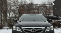 Toyota Camry 2012 года за 9 600 000 тг. в Уральск – фото 2