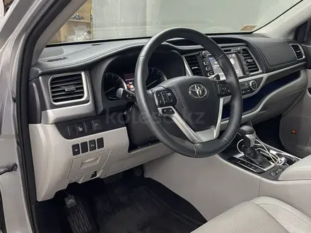 Toyota Highlander 2016 года за 14 000 000 тг. в Астана – фото 17