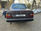 Mercedes-Benz E 230 1991 года за 1 650 000 тг. в Талдыкорган – фото 3