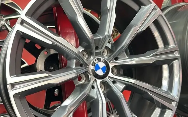 Оригинальные диски R20 на BMW X5, X6 с резиной и без. за 450 000 тг. в Алматы