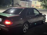 Mercedes-Benz E 320 1997 года за 2 600 000 тг. в Тараз – фото 4